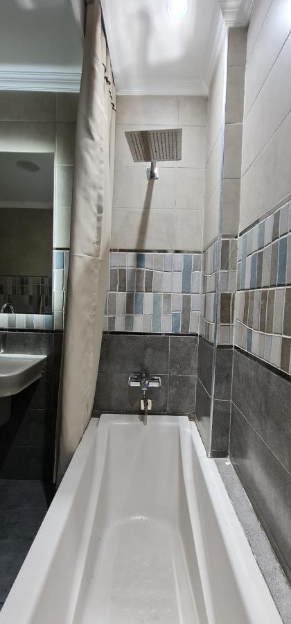 Comfy 2-Bedrooms Apartment In Cairo 44-2 外观 照片